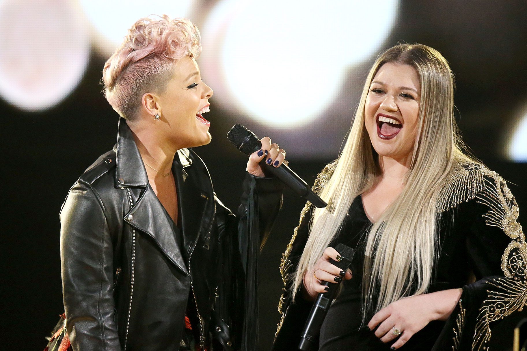 Picture of Pink and Kelly Clarkson