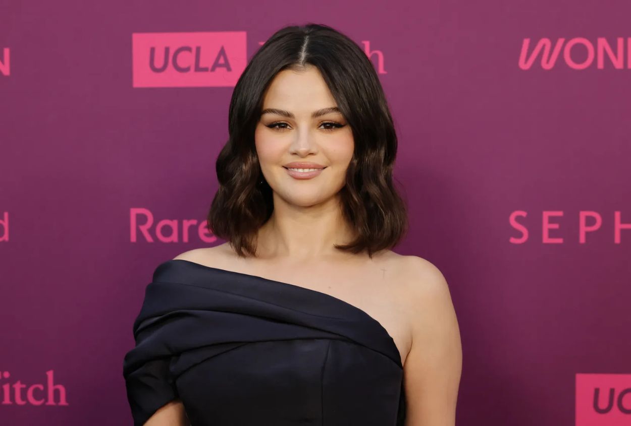 Selena Gomez 's Tearful Response to Deportations: "Apparently It's Not OK to Show Empathy"