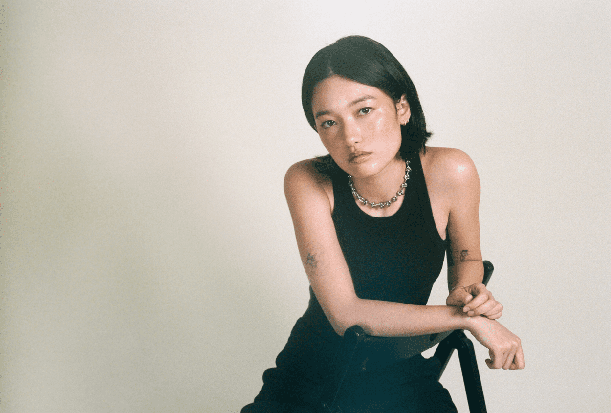 Meet Chloe Qisha: Confident New Face in Pop Music